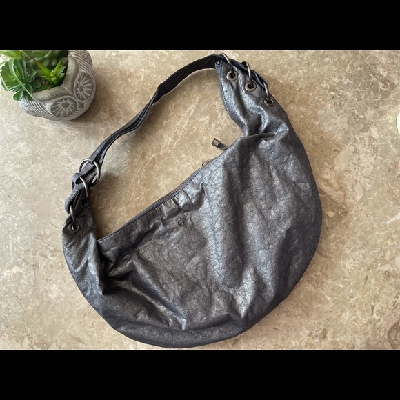 Matt & Nat metallic vegan leather hobo purse - Picture 2 of 13